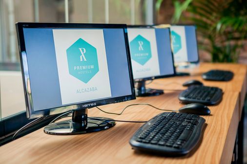 Alcazaba Premium Hostel - Málaga - Living room