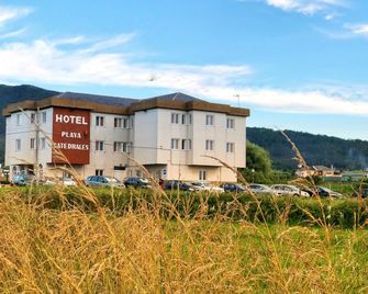 Hotel Playa de las Catedrales - Reinante - Building