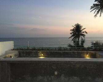 Bieshu Beach Hive - גאלה - מרפסת