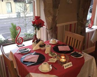 Creedons Traditional Welcome Accommodation - קורק - חדר אוכל