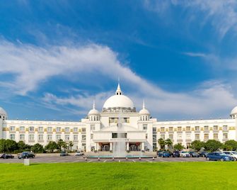 Grand Hotel Overseas Traders Club - خفى - مبنى