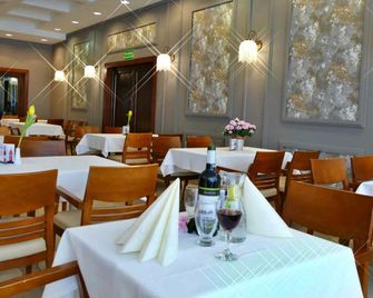 Hotel Termy Pałacowe - Naleczow - Restaurant