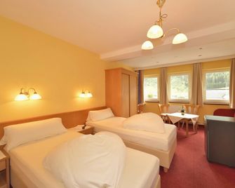 Hotel Garni Viktoria - Sankt Anton am Arlberg - Sovrum