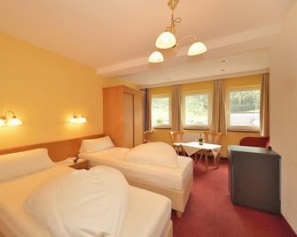 Hotel Garni Viktoria - Sankt Anton am Arlberg - Bedroom