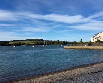 Garddfon Inn - Y Felinheli - Вигляд зовні