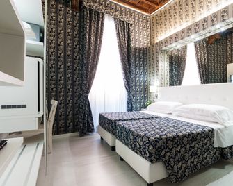 Relais Trevi 95 Boutique Hotel - Rome - Bedroom