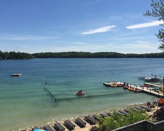 The Shore Club Wisconsin Ascend Hotel Collection - Elkhart Lake - Beach