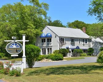 Captains Quarters Motel & Conference Center - Eastham - Building