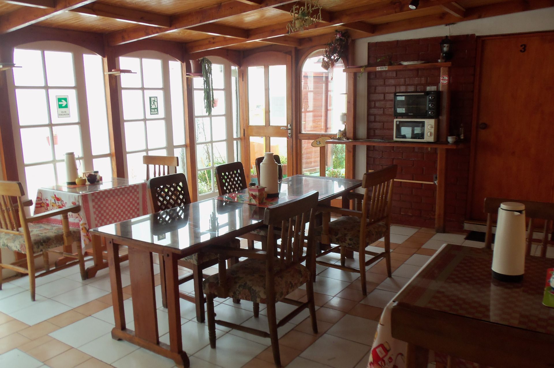 Acropolis Hostal - לה סרנה - חדר אוכל