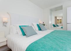 FERGUS Style Cala Blanca Suites - Santa Ponsa - Makuuhuone