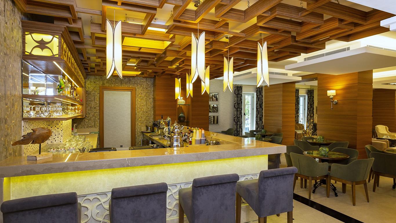 Royal Asarlik Beach Hotel