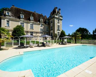 Domaine Du Chateau De Monrecour Hotel Et Restaurant Proche Sarlat - Saint-Vincent-de-Cosse - Piscina