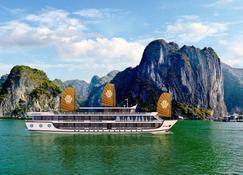 Genesis Luxury Regal Cruises - Ha Long - Terrassa