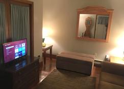 Raven Watch - Ketchikan - Living room