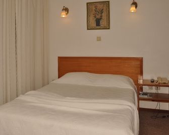 Residencial D. João III - Ponta Delgada - Bedroom