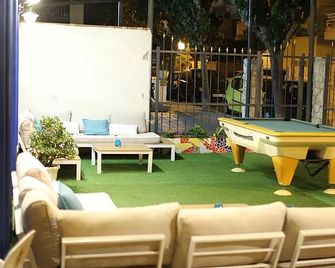 Hostal Porto Mar - Salou - Patio