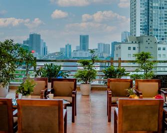 جريس هوتل هانوي - هانوي - شرفة