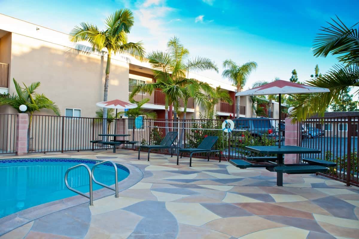 Outdoors view view of Budget Inn Anaheim near Disneyland Drive