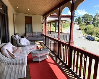 Victoria and Albert Guesthouse - Mount Victoria - Balcony