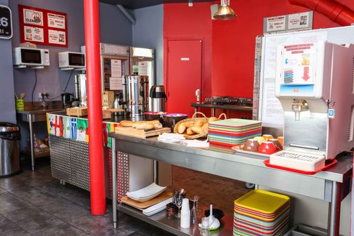 Le Regent Montmartre by Hiphophostels - París - Bufé