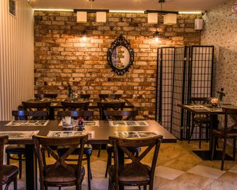 Old Tree Villa & Restaurant - Auschwitz - Restaurante