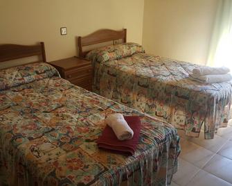 hostal restaurante avenida - Alhama de Aragón - Bedroom