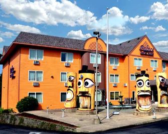 Palace Inn & Suites - Lincoln City - Edifício