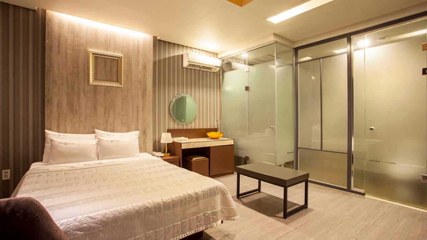 أولاجين نيولبوم بوتيك