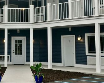 Empire Lakeshore Inn - Empire - Edificio