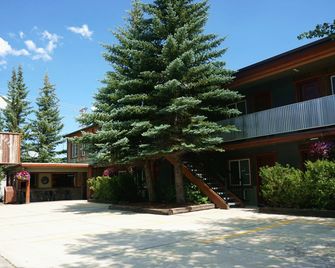 Moose Creek Inn - ווסט ילוסטון - בניין