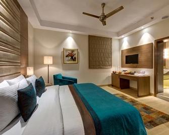 The Astor - Kolkata - Bedroom