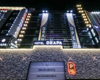 Cheonan Drapa Hotel - Cheonan - Building