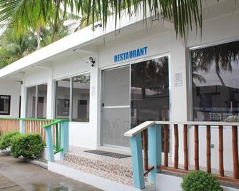 Isla Water Sports and Resorts Inc - Mabini - Restaurante