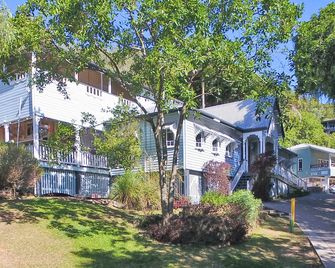 هالسي لودج - نوسا هيدس - مبنى