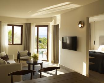 Asterion Suites & Spa - Designed for Adults - Pirgos Psilonerou - Wohnzimmer
