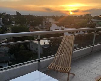 Hotel Fontanet - Villa Gesell - Balkon