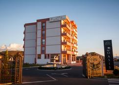 Hotel Oasis - Podgorica - Edificio
