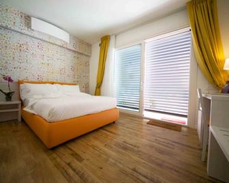 B&B Villa Pini - Near G7 - Civitanova Marche - Makuuhuone