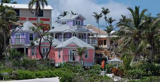 Orange Hill Beach Inn - Nassau - Gebouw