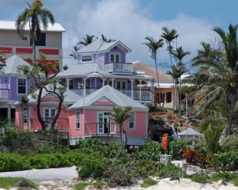Orange Hill Beach Inn - Nassau - Toà nhà