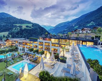 Stroblhof Resort - San Leonardo in Passiria - Gebäude
