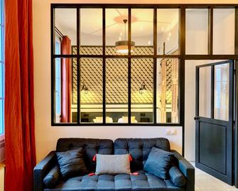 Home Chic Home - Les Suites de La Comédie - Montpellier - Oturma odası