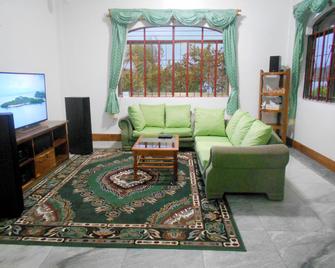 Morel's Private Island - Santa Fe - Living room