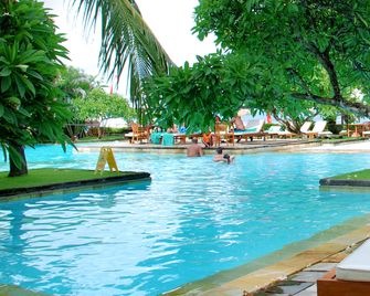 Peninsula Beach Resort - Νότια Κούτα - Πισίνα