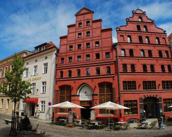 Romantik Hotel Scheelehof - Stralsund - Byggnad