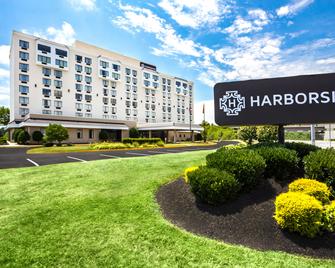 Harborside Hotel - Oxon Hill - Building