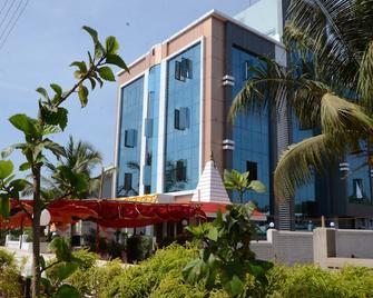 Hotel Krishna Sea View Deluxe - Ratnagiri - Gebouw