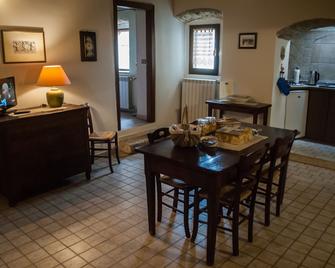 Superior Apartment - Residenza La Torre - Santo Stefano di Sessanio - Dining room
