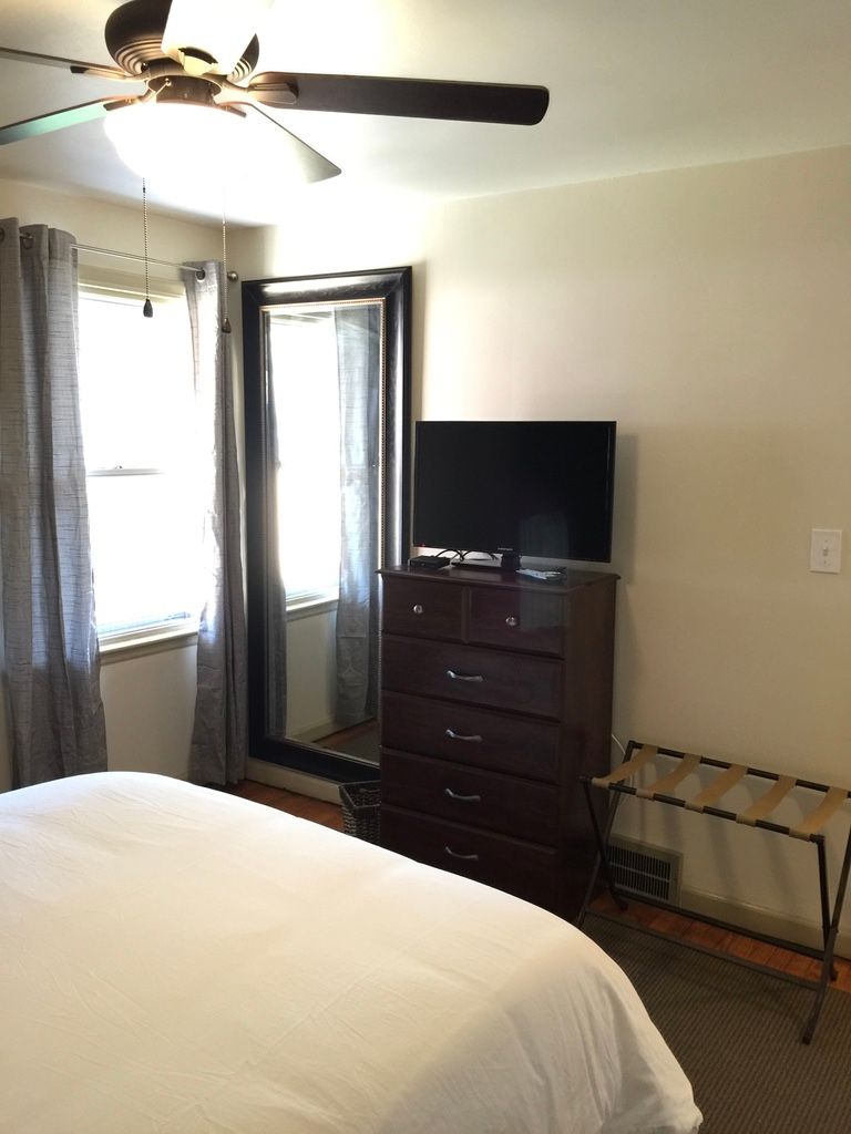 The Little Italy of Niagara Falls Bed & Breakfast - Niagara Falls - Soveværelse