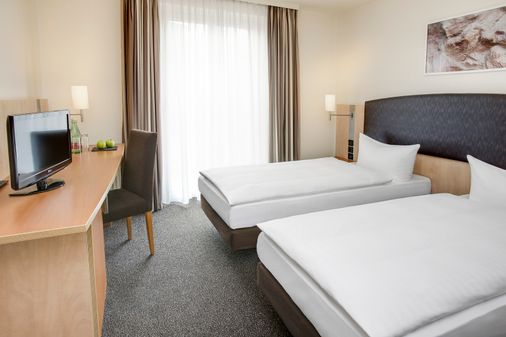 Intercityhotel Wien - Vienna - Bedroom